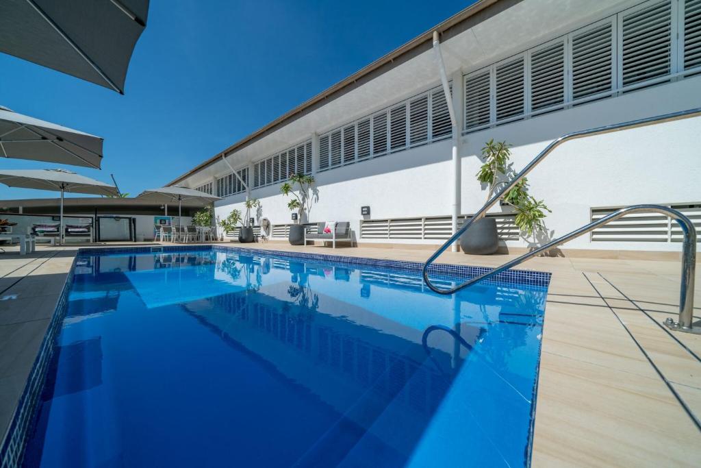 http://greatpacifictravels.com.au/hotel/images/hotel_img/11627045912Saltwater Luxury Apartment- pool.jpg